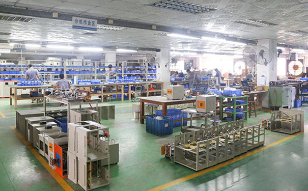 淬火機(jī)床車間